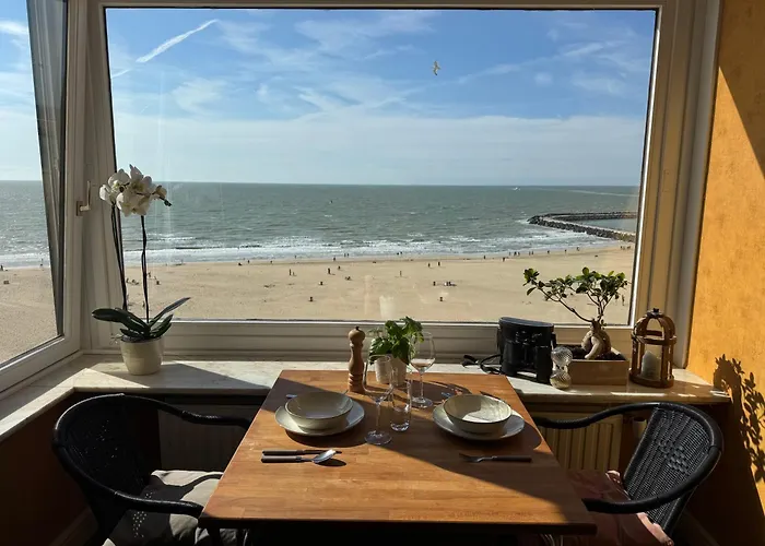 Ruime Studio Frontaal Zeezicht Aaa Locatie